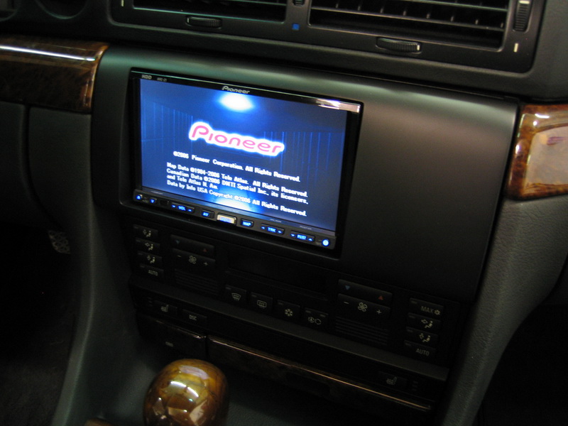 Custom BMW 740 dash with Pioneer AVIC Z2